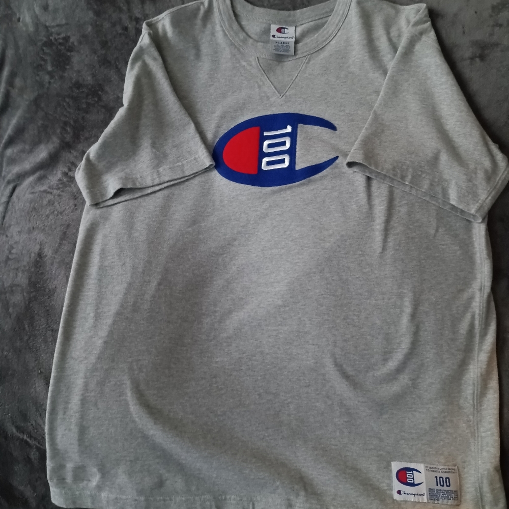 Champion t-shirt